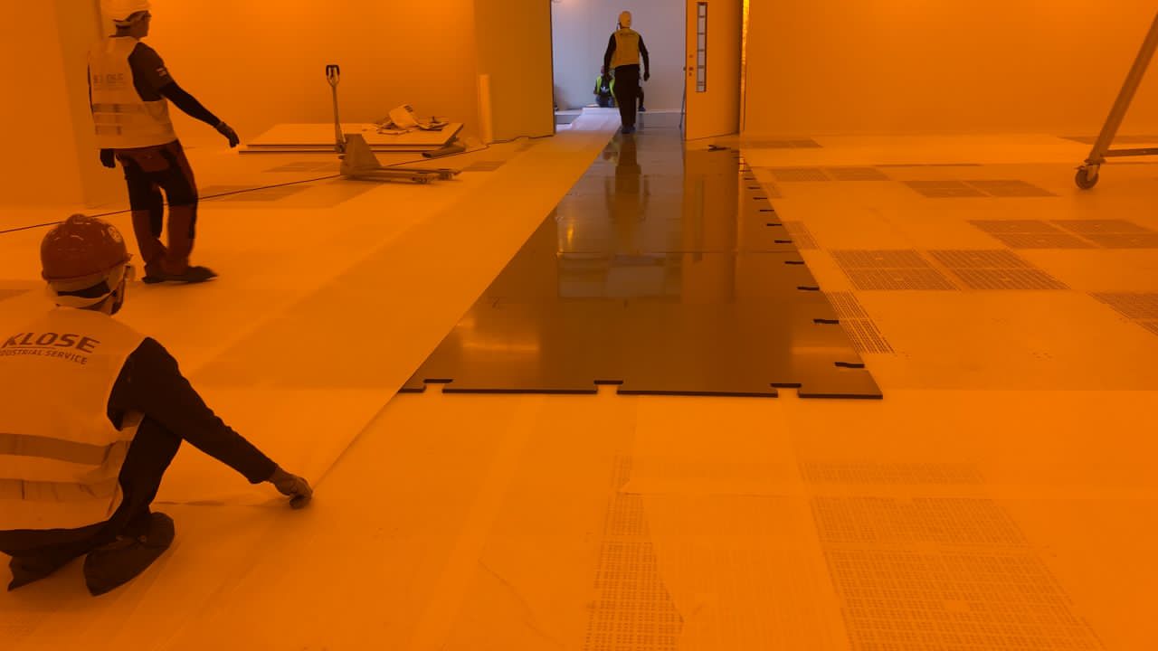 Cleanroom and Semiconductor Equipment Moves: Validation and Contamination Control